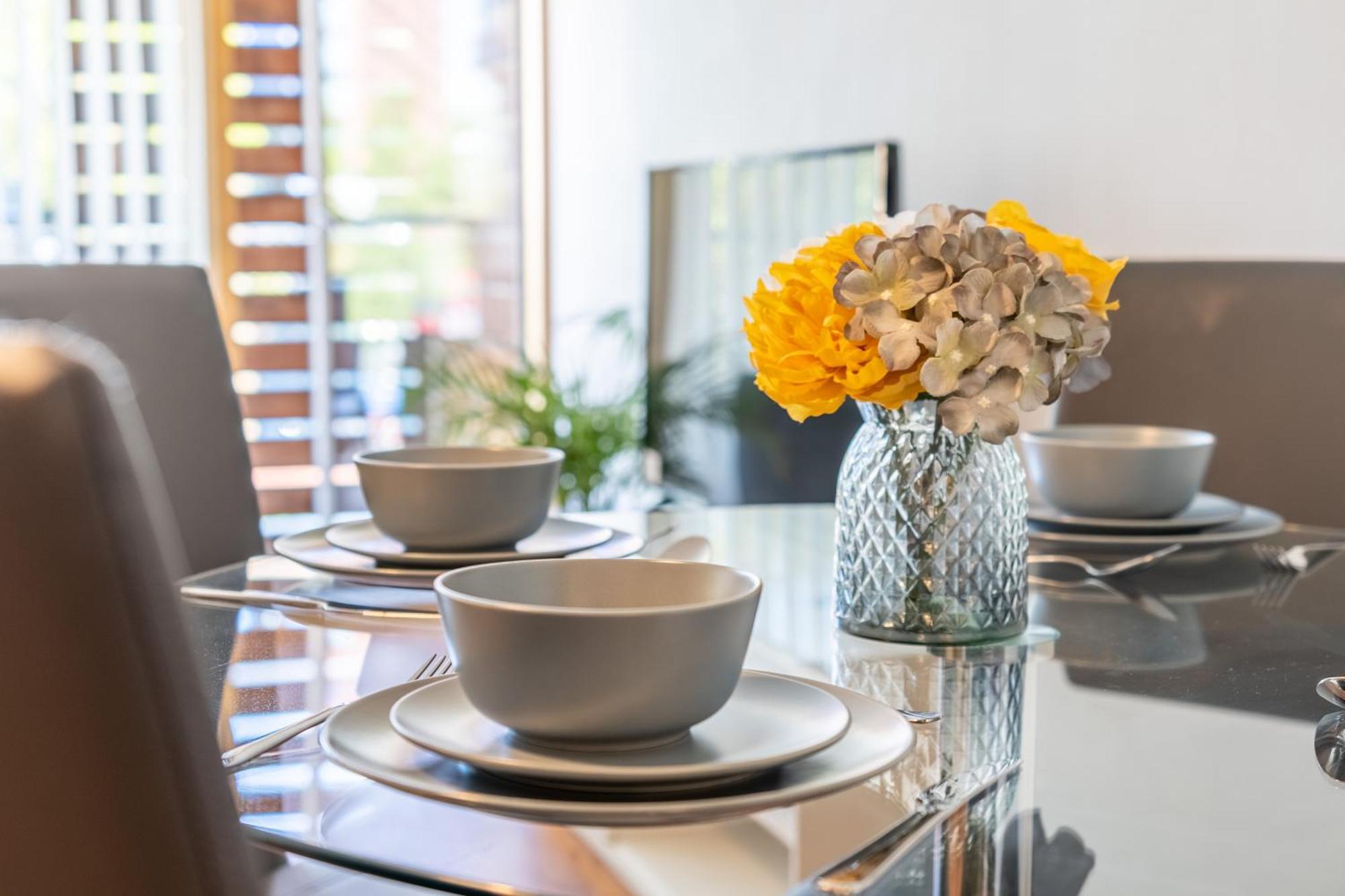 Cotels At Vizion Serviced Apartments, Superfast Broadband, Central Location, Free Parking, Fully Equipped Kitchen Milton Keynes Exterior foto